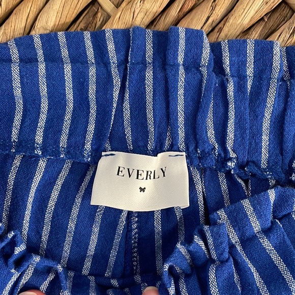 Women's Everly Blue & White Pinstripe Cotton Casual High Waist Pocket Shorts - Picture 8 of 9